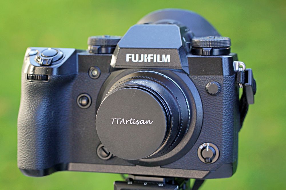 TTArtisan 35mm F1.4 Fujifilm X H1 Front W Hood