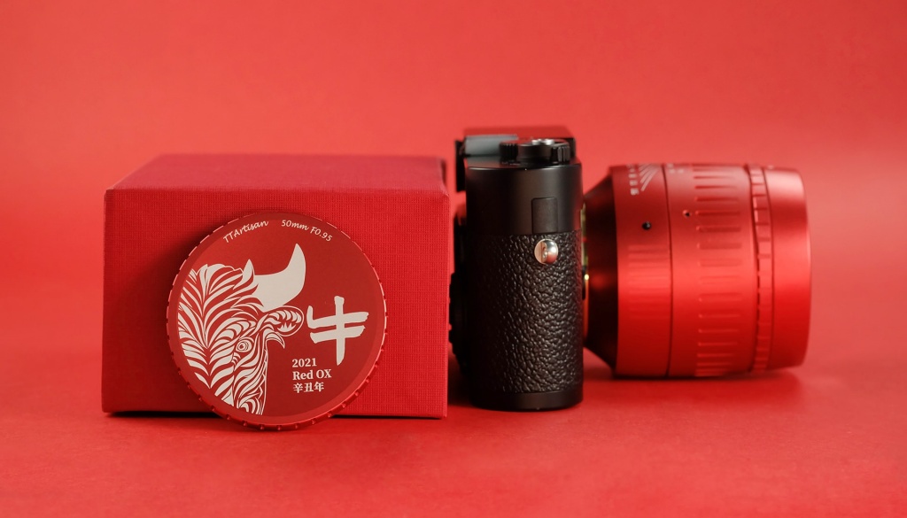 TTArtisan-50mm-f0.95-LeicaM-Bright-Red