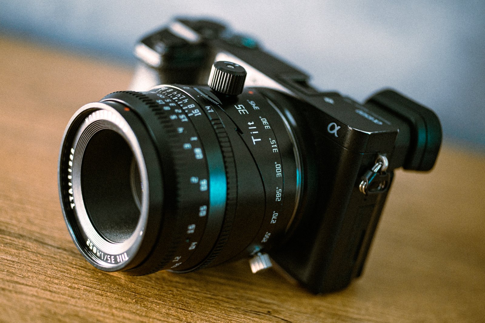 TTArtisan Tilt 35mm F1.4 APS-C