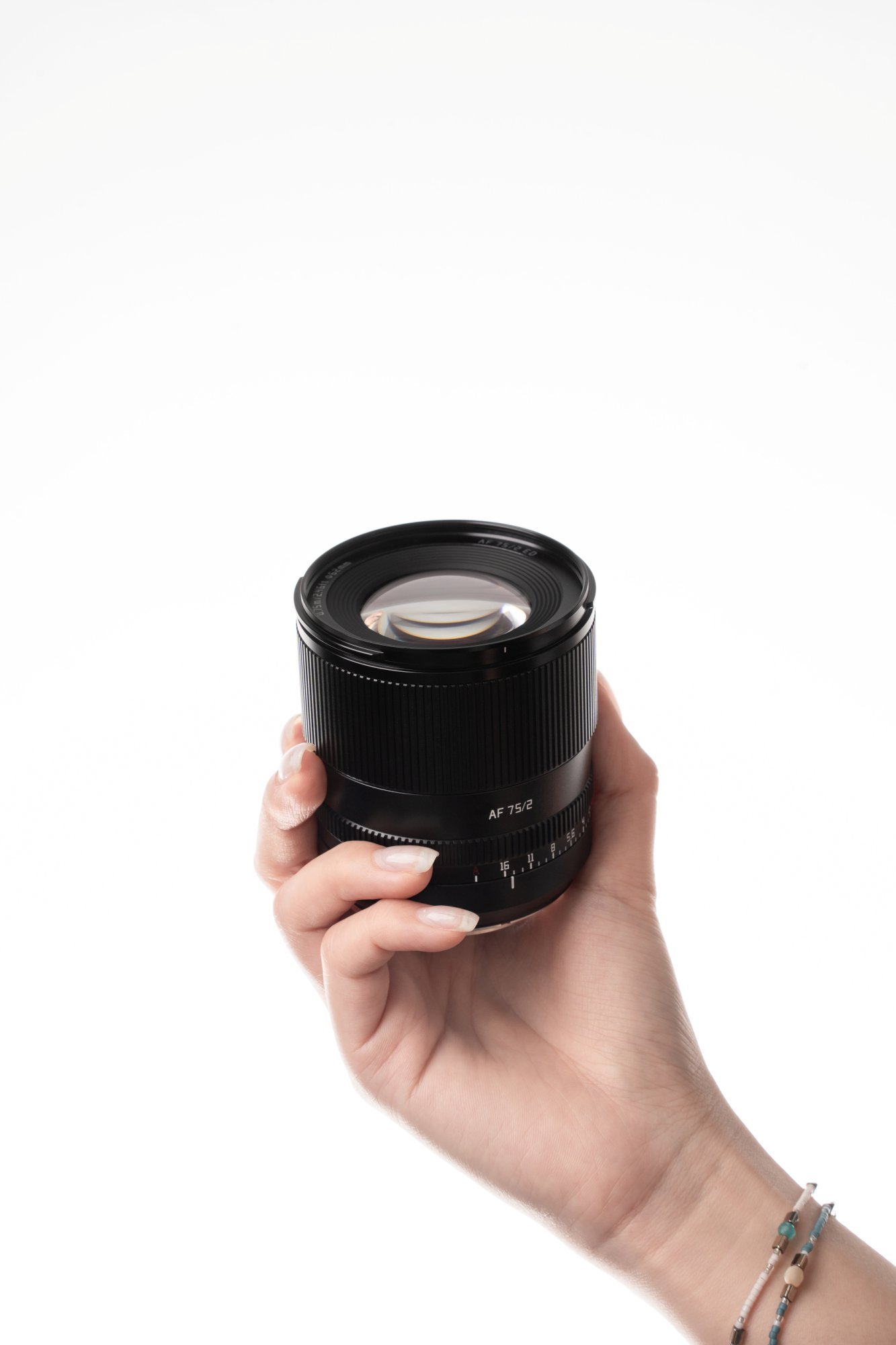 ttartisan-af-75mm-f2-ed-nowy-portretowy-obiektyw-dla-fujifilm-x 4