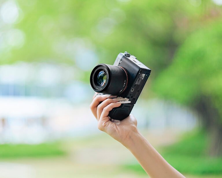 TTArtisan AF 50mm F1.8 Neo Premiera W Chinach Obrazek