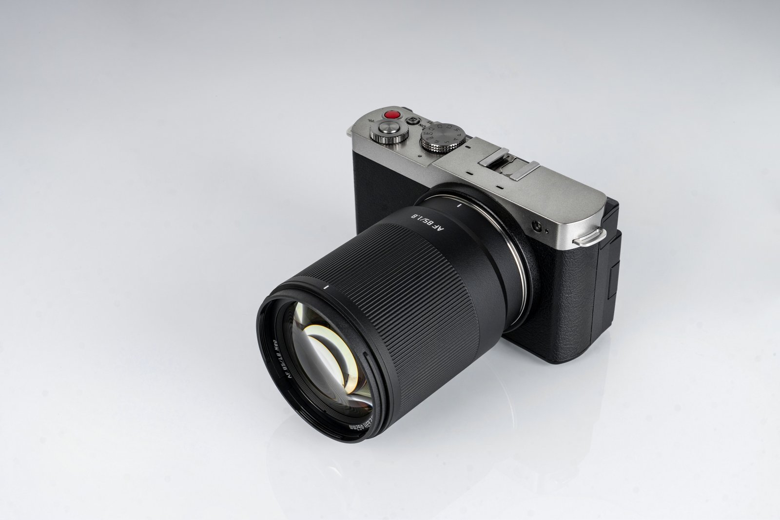 ttartisan-af-85mm-f1-8-neo-l-mount-premiera